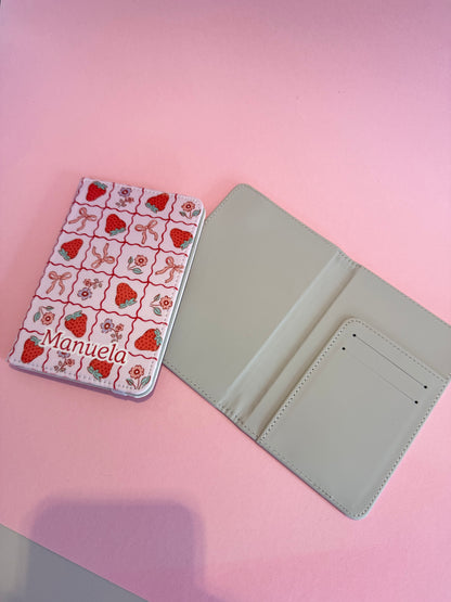 Reisepasshülle Erdbeere x OCEAN BERRY