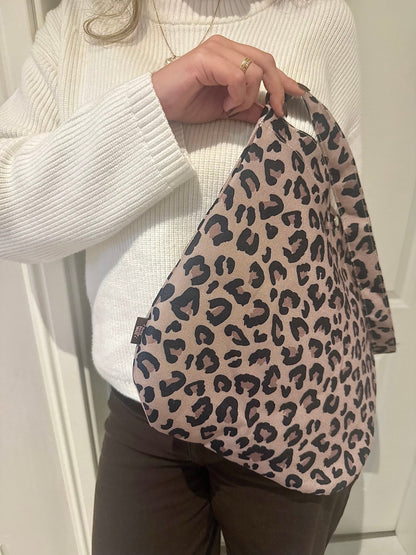 Shopper x COZY LEO